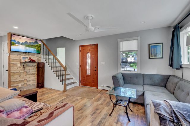 14 Neponsit Road, Sound Beach, NY 11789