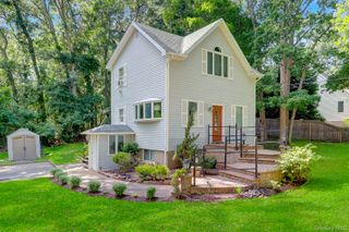 14 Neponsit Road, Sound Beach, NY 11789