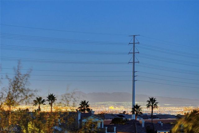 2952 Soft Horizon Way, Las Vegas, NV 89135