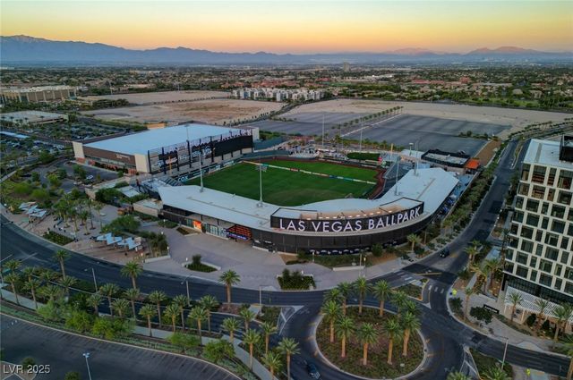 2952 Soft Horizon Way, Las Vegas, NV 89135