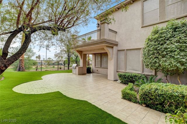 2952 Soft Horizon Way, Las Vegas, NV 89135