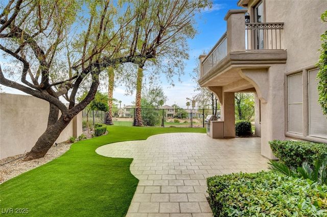 2952 Soft Horizon Way, Las Vegas, NV 89135