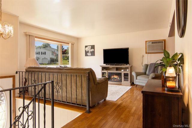 13 Pine Drive, Stony Point, NY 10980