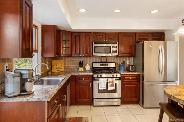 13 Pine Drive, Stony Point, NY 10980