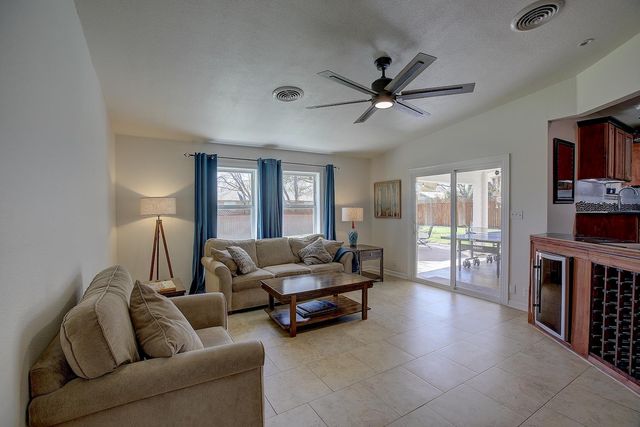 1902 E 18th ST, Georgetown, TX 78626