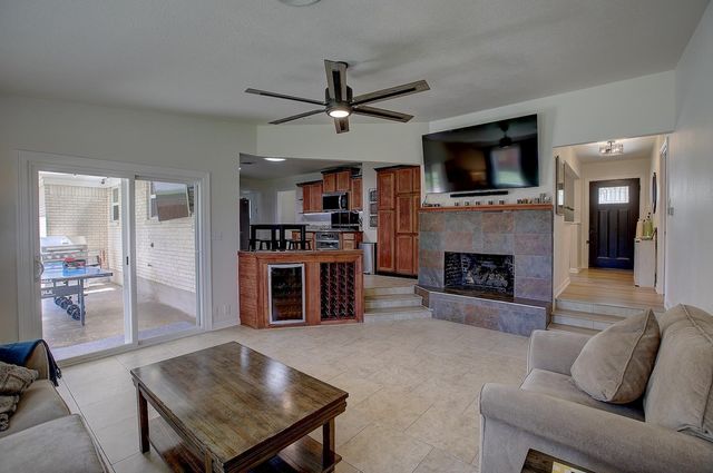 1902 E 18th ST, Georgetown, TX 78626