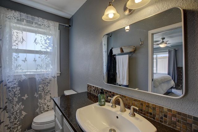 1902 E 18th ST, Georgetown, TX 78626