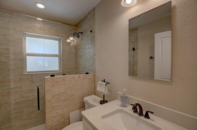 1902 E 18th ST, Georgetown, TX 78626