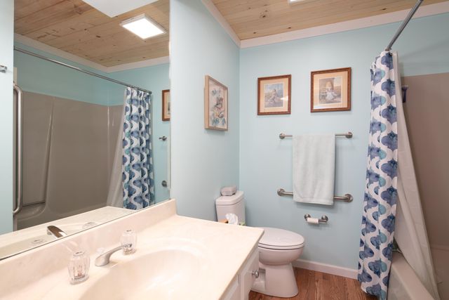 2140 Crystal Creek Drive, Frankfort, KY 40601