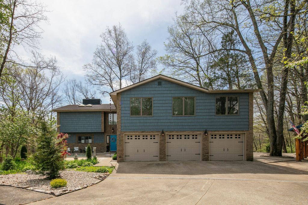 2140 Crystal Creek Drive, Frankfort, KY 40601