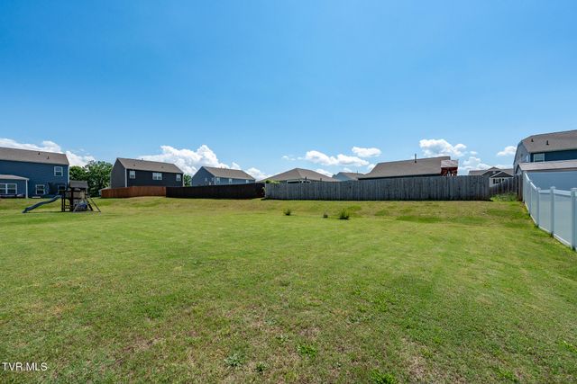 3097 Coyote Meadow, Piney Flats, TN 37686