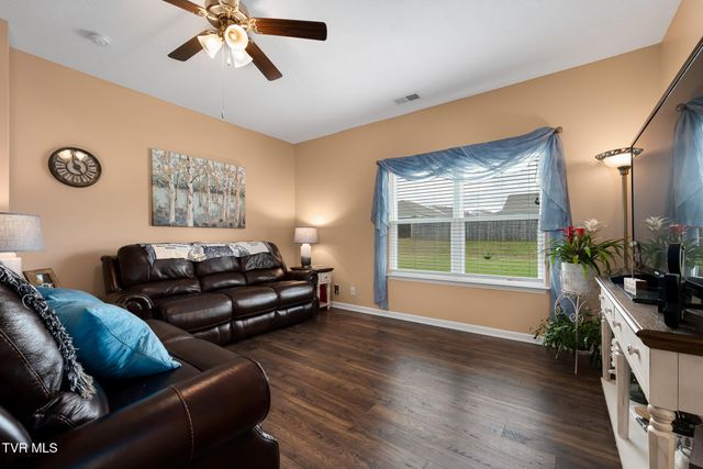 3097 Coyote Meadow, Piney Flats, TN 37686