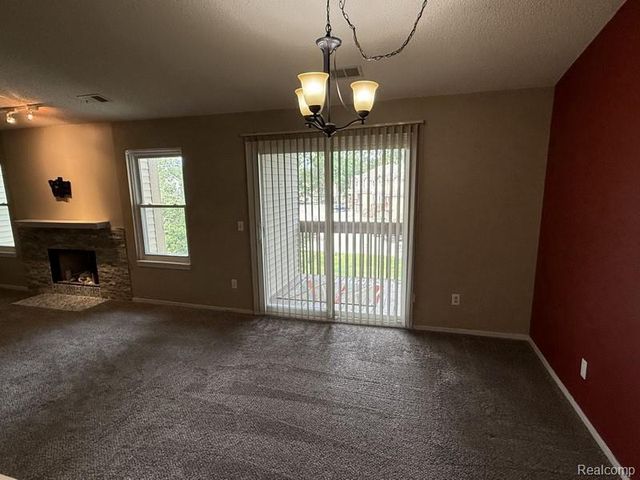 4962 Oak Hill Drive 75, Waterford, MI 48329