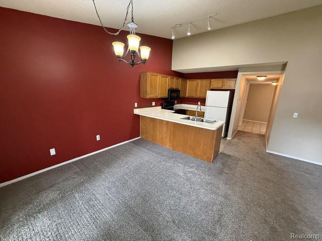 4962 Oak Hill Drive 75, Waterford, MI 48329