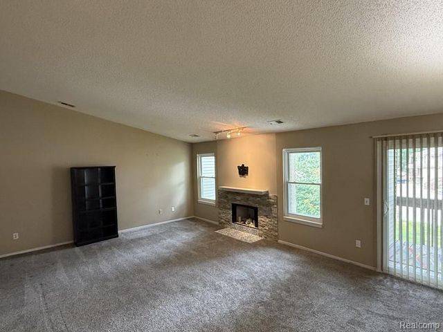 4962 Oak Hill Drive 75, Waterford, MI 48329