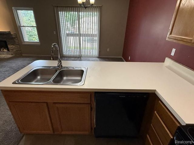 4962 Oak Hill Drive 75, Waterford, MI 48329