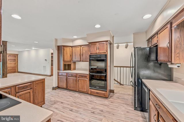 355 SANDSTONE LN, Berkeley Springs, WV 25411