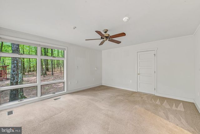 355 SANDSTONE LN, Berkeley Springs, WV 25411