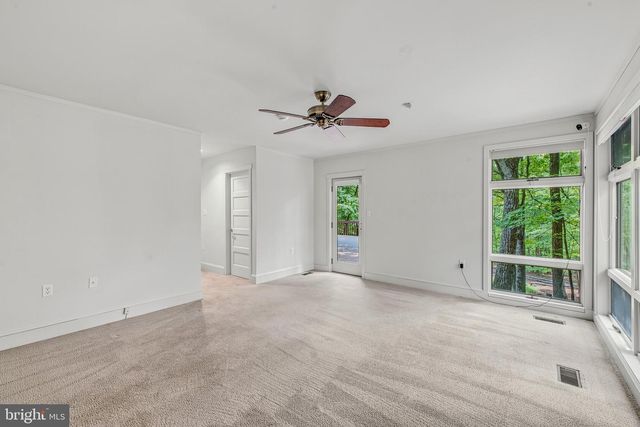 355 SANDSTONE LN, Berkeley Springs, WV 25411