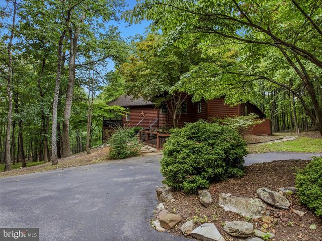 355 SANDSTONE LN, Berkeley Springs, WV 25411