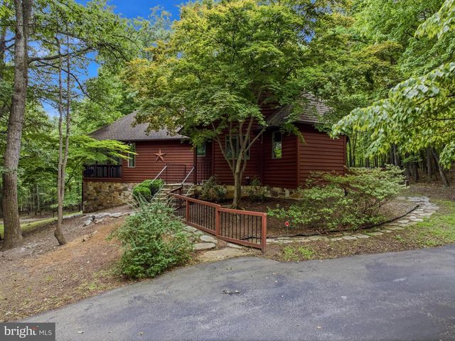 355 SANDSTONE LN, Berkeley Springs, WV 25411