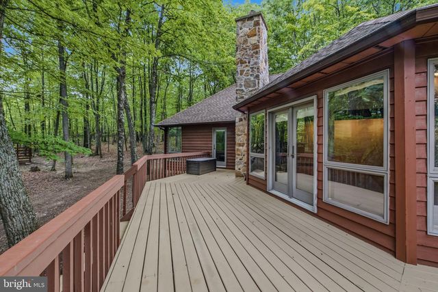 355 SANDSTONE LN, Berkeley Springs, WV 25411