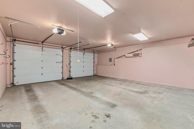 355 SANDSTONE LN, Berkeley Springs, WV 25411