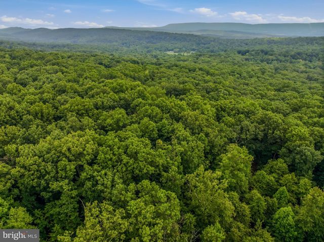 355 SANDSTONE LN, Berkeley Springs, WV 25411