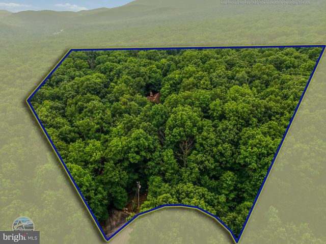 355 SANDSTONE LN, Berkeley Springs, WV 25411