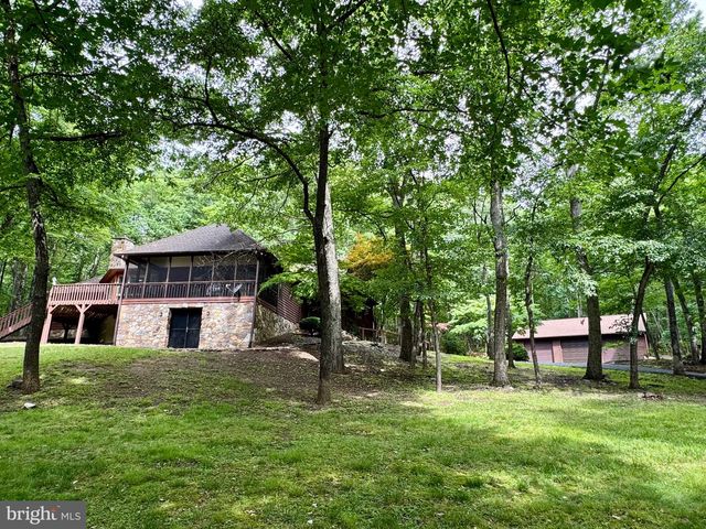 355 SANDSTONE LN, Berkeley Springs, WV 25411