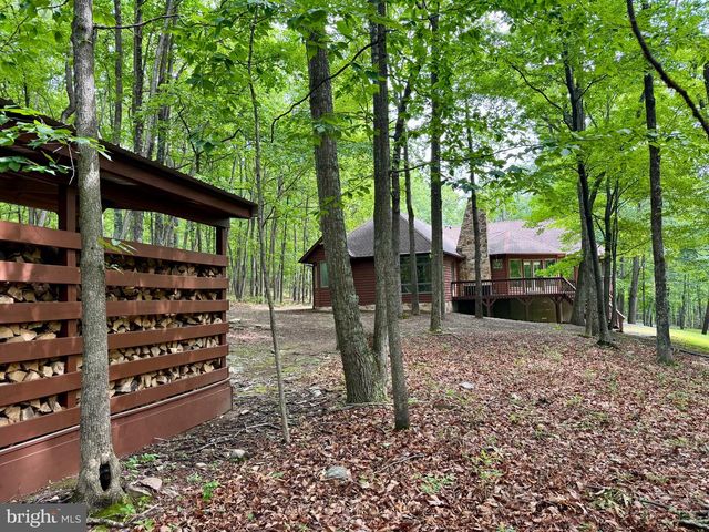 355 SANDSTONE LN, Berkeley Springs, WV 25411