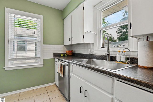 1354 Herrick #NE, Grand Rapids, MI 49505