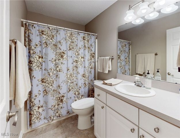 5653 Lisa Oval, Medina, OH 44256