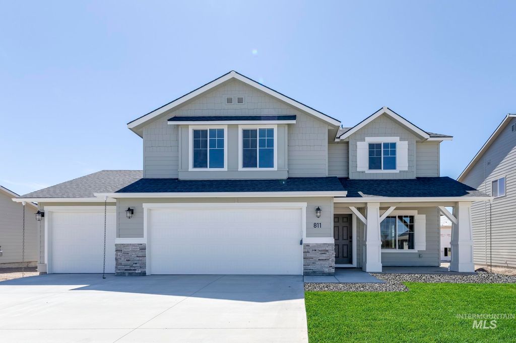 811 Morrow St, Mountain Home, ID 83647