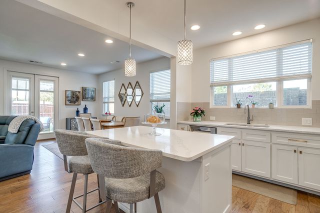 109 Crossroads Circle, Westworth Village, TX 76114