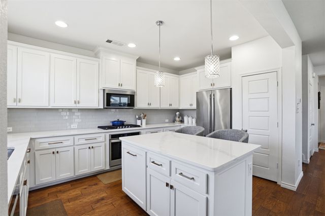 109 Crossroads Circle, Westworth Village, TX 76114