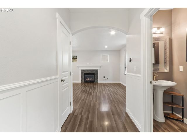 36713 INDIAN SUMMER St, Sandy, OR 97055