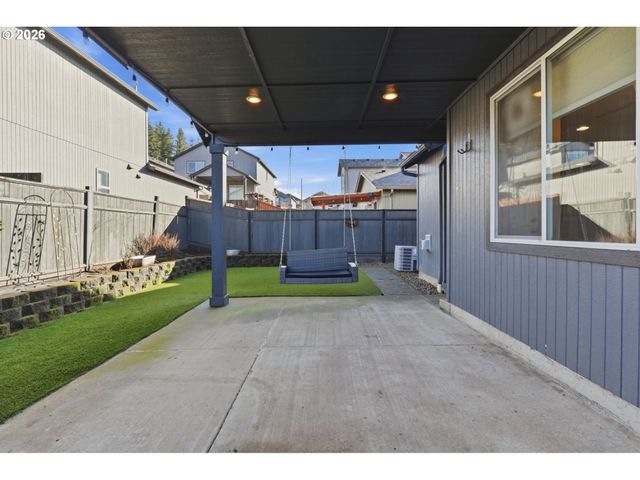 36713 INDIAN SUMMER St, Sandy, OR 97055