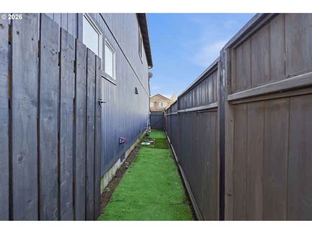 36713 INDIAN SUMMER St, Sandy, OR 97055