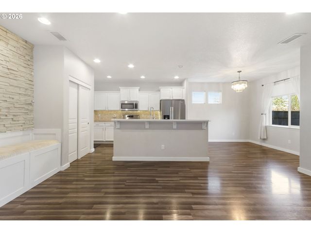 36713 INDIAN SUMMER St, Sandy, OR 97055