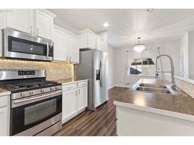 36713 INDIAN SUMMER St, Sandy, OR 97055