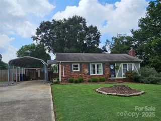 818 S Laurel Street, Lincolnton, NC 28092