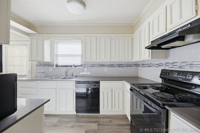 549 N Elm Street D, Jenks, OK 74037