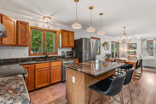 1566 Briarwood LANE, Hartford, WI 53027