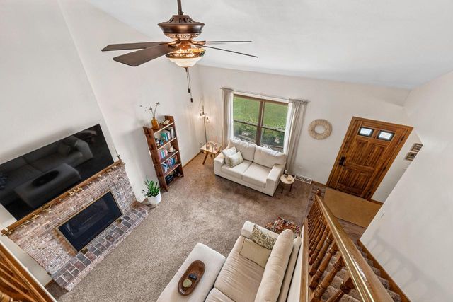 1566 Briarwood LANE, Hartford, WI 53027