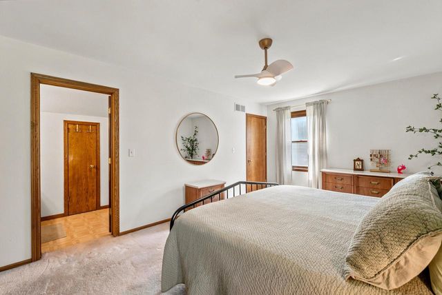1566 Briarwood LANE, Hartford, WI 53027