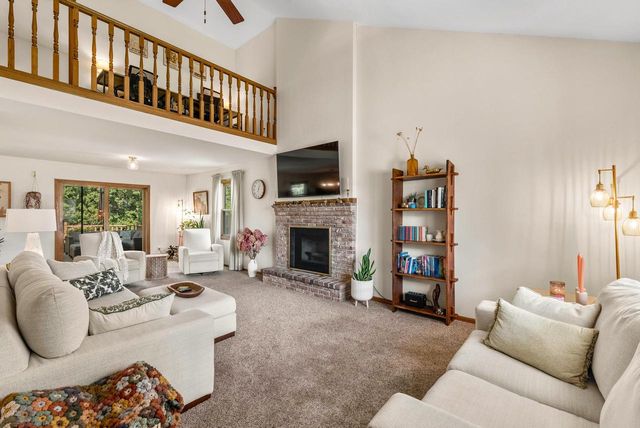 1566 Briarwood LANE, Hartford, WI 53027