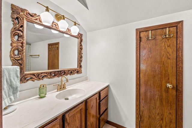 1566 Briarwood LANE, Hartford, WI 53027