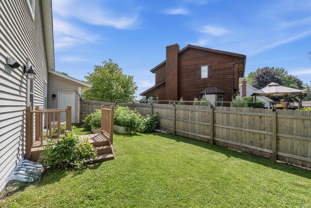 1566 Briarwood LANE, Hartford, WI 53027