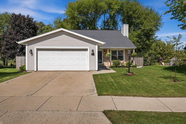 1566 Briarwood LANE, Hartford, WI 53027